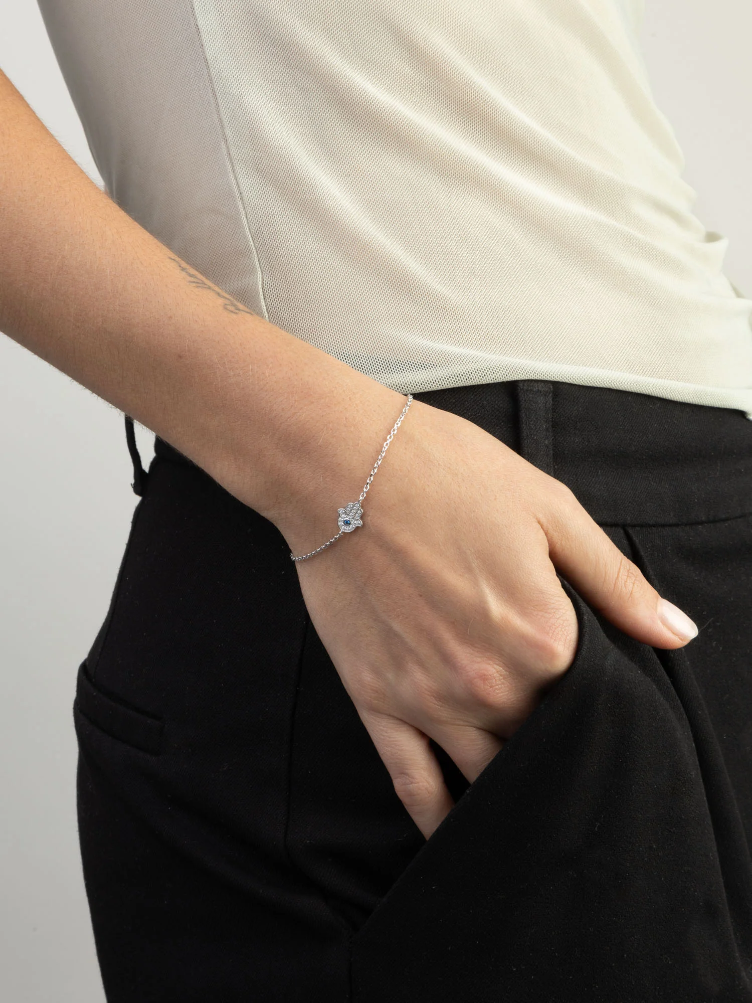 Pulseira Mão de Fátima em prata 925 com zircónia azul - Image 3