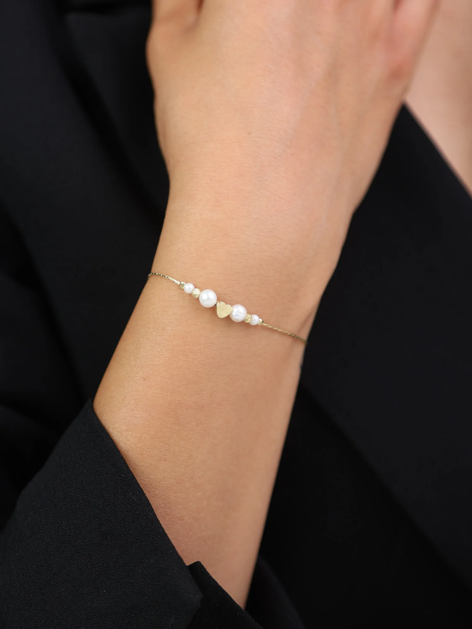 Pulseira coração banhada a ouro com pérola - Image 2