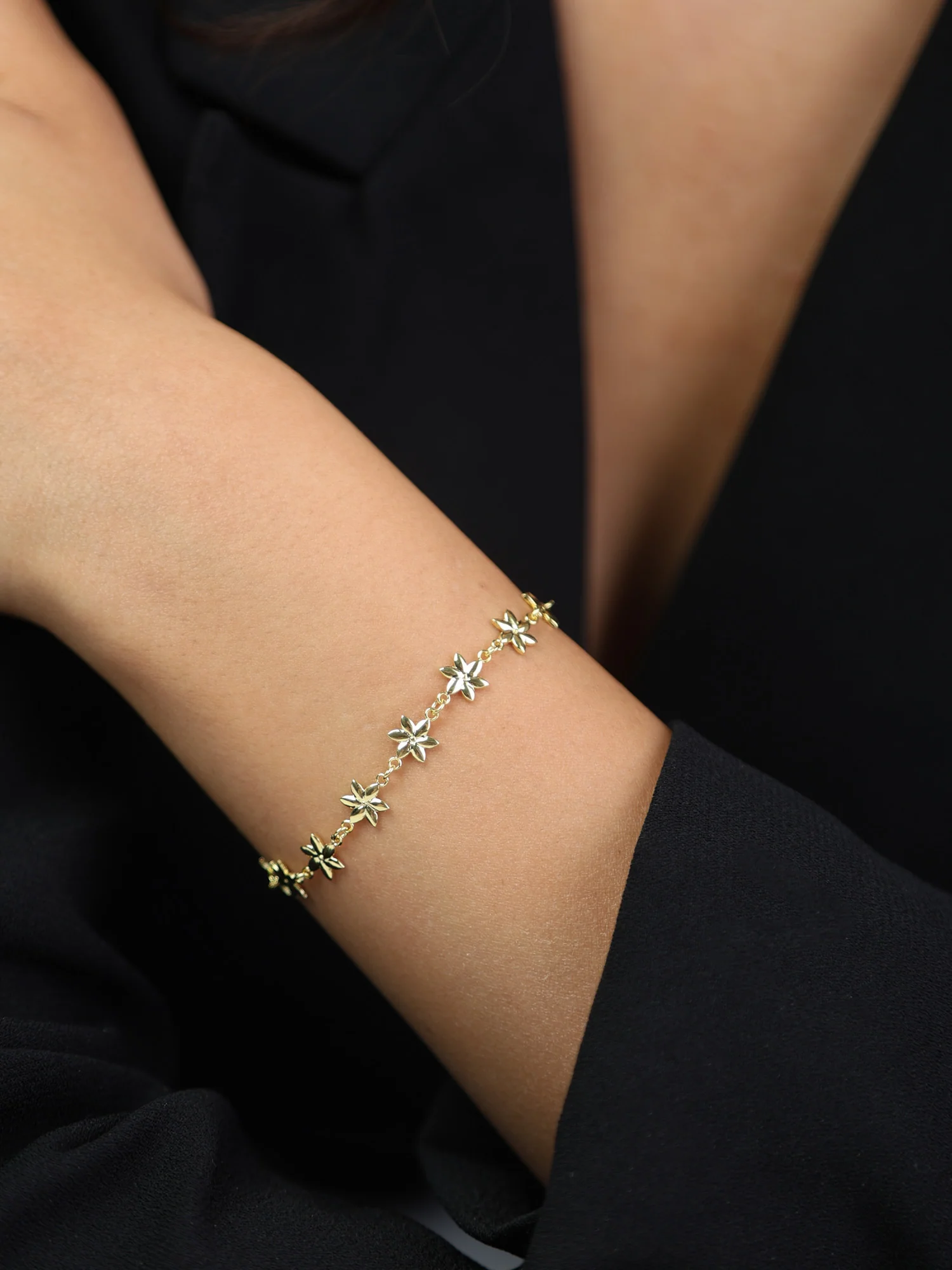 Pulseira flor banhada a ouro - Image 2