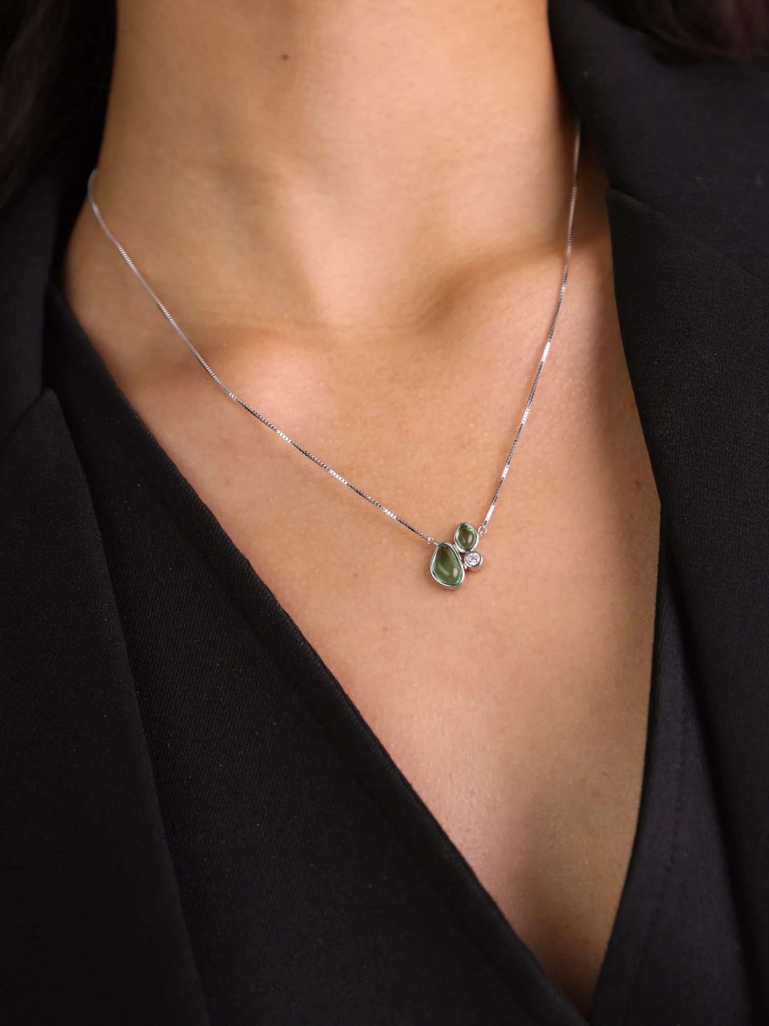 Fio com pendente em prata 925 com zircónia e cristal verde - Image 2