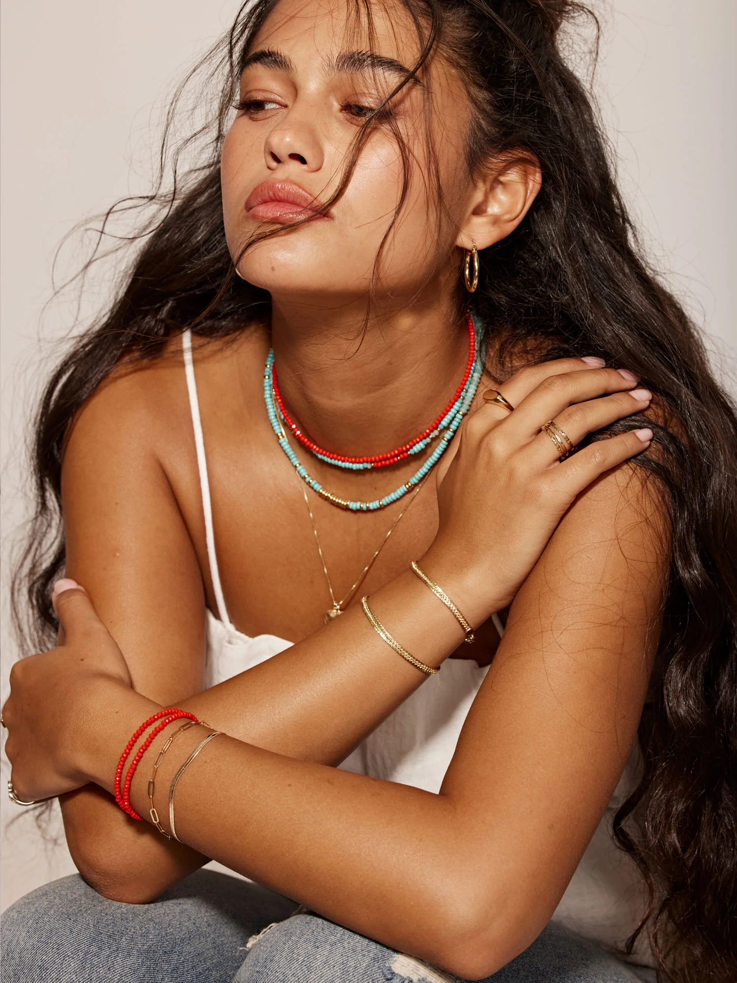 Colar choker banhado a ouro com cristal colorido - Image 2