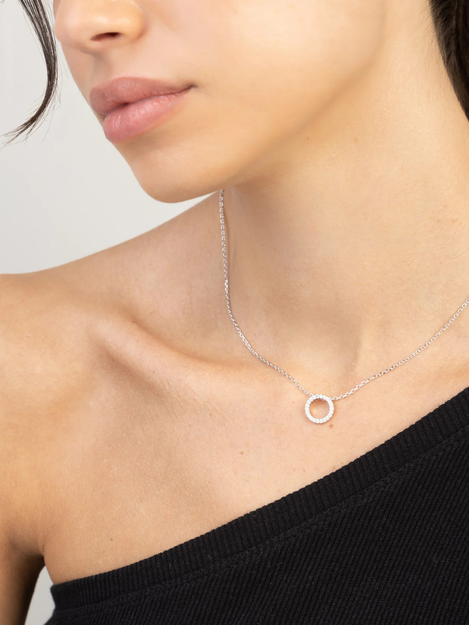 Fio com pendente círculo em prata 925 com zircónias - Image 2