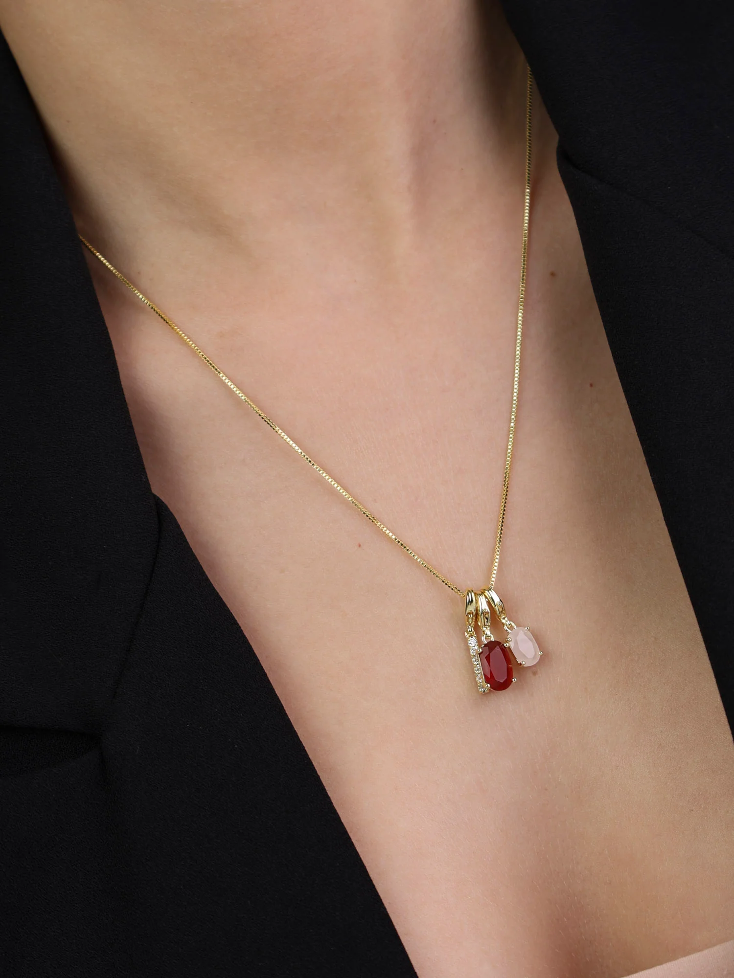 Fio com pendente banhado a ouro com zircónia, ágata e pedra de lua - Image 3
